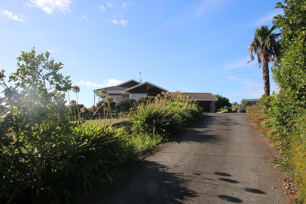 Country Views Clevedon Exterior photo